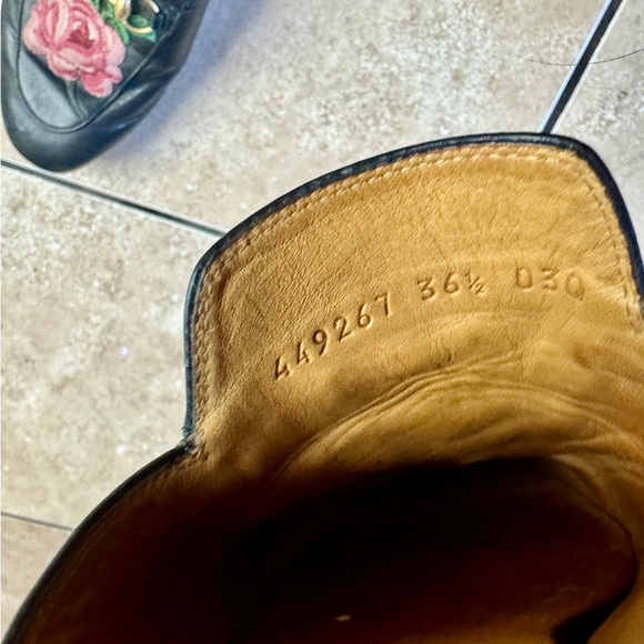 Gucci Black Leather Floral Embroidered Women's Loafers - Picture 7 of 7